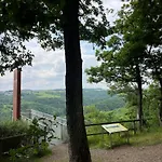 Eifelhausaufzeit, Modernes, Bio - Design Ferienhaus In Der Vulkan Eifel I 2 Schlafzimmer, Sauna, Yoga & Kaminofen, Schnelles Wlan & Arbeitsplatz Dom wakacyjny