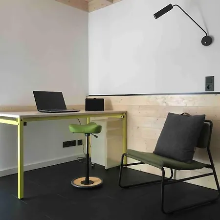 Modernes, Oekologisches Design In Der Eifel Vulkaneifel I 2 Schlafzimmer, Sauna, Yoga & Kaminofen, Schnelles Wlan & Arbeitsplatz *