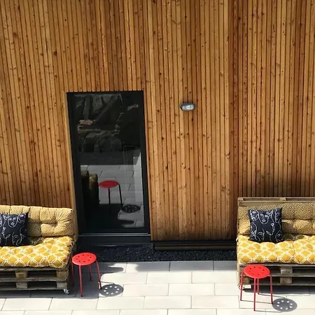 Prázdninový dům Modernes, Oekologisches Design In Der Eifel Vulkaneifel I 2 Schlafzimmer, Sauna, Yoga & Kaminofen, Schnelles Wlan & Arbeitsplatz Immerath