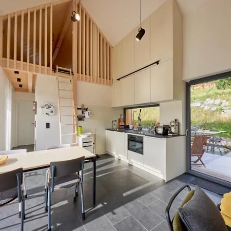 Holiday home Modernes, Oekologisches Design In Der Eifel Vulkaneifel I 2 Schlafzimmer, Sauna, Yoga & Kaminofen, Schnelles Wlan & Arbeitsplatz Immerath