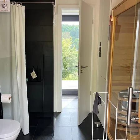 Modernes, Oekologisches Design In Der Eifel Vulkaneifel I 2 Schlafzimmer, Sauna, Yoga & Kaminofen, Schnelles Wlan & Arbeitsplatz