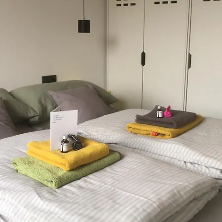 Modernes, Oekologisches Design In Der Eifel Vulkaneifel I 2 Schlafzimmer, Sauna, Yoga & Kaminofen, Schnelles Wlan & Arbeitsplatz *