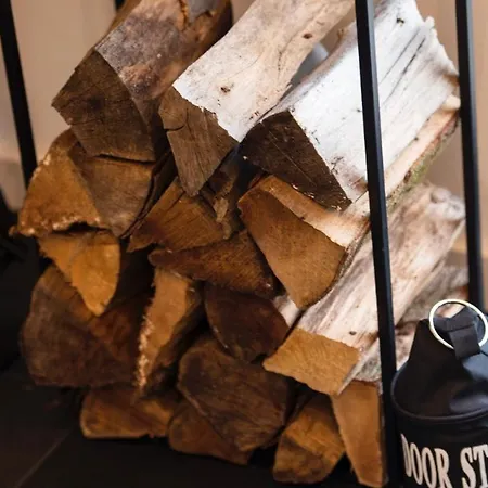 Prázdninový dům Modernes, Oekologisches Design In Der Eifel Vulkaneifel I 2 Schlafzimmer, Sauna, Yoga & Kaminofen, Schnelles Wlan & Arbeitsplatz Immerath