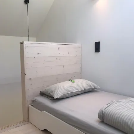 Modernes, Oekologisches Design In Der Eifel Vulkaneifel I 2 Schlafzimmer, Sauna, Yoga & Kaminofen, Schnelles Wlan & Arbeitsplatz Prázdninový dům *