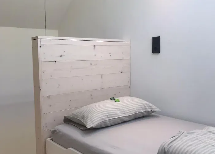 Modernes, Oekologisches Design In Der Eifel Vulkaneifel I 2 Schlafzimmer, Sauna, Yoga & Kaminofen, Schnelles Wlan & Arbeitsplatz 펜션 *