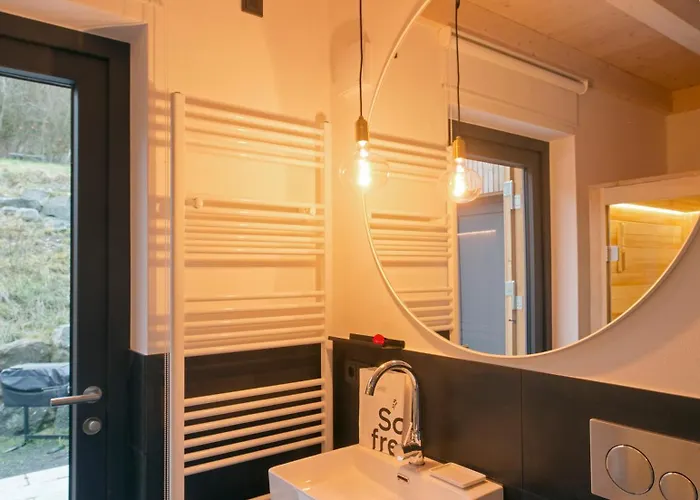 Modernes, Oekologisches Design In Der Eifel Vulkaneifel I 2 Schlafzimmer, Sauna, Yoga & Kaminofen, Schnelles Wlan & Arbeitsplatz *